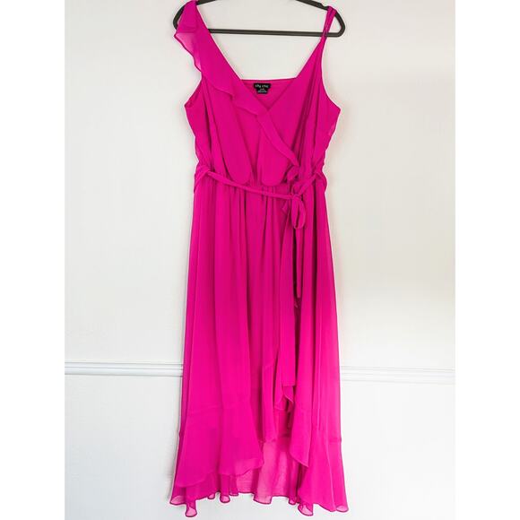 City Chic Dress Maxi Ruffle Flirty Detail Shock Pink Boho Feminine Sexy Size 18 - Picture 2 of 15